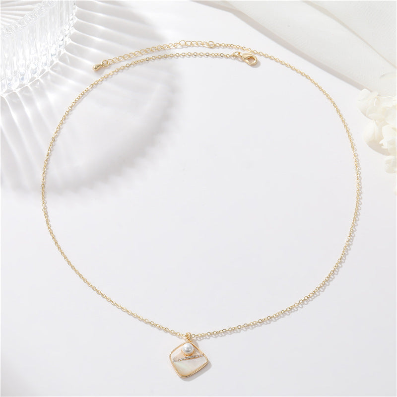 Wholesale Golden Trapezoid Shell Necklace Clavicle Chain